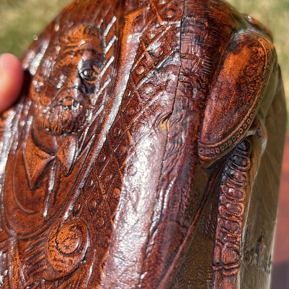 Vintage Spanish 1970’s Hand-Tooled Leather Decanter, Don Quijote, Sancho Panza - Picture 10 of 11